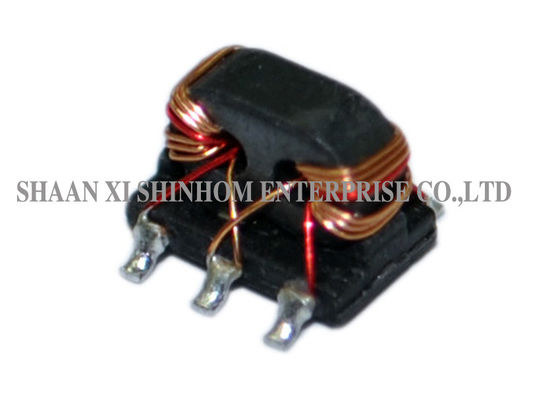 1 1 fluxo do CT acoplou o transformador 1 do RF - 350MHz com desempenho estável